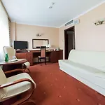 Готель Express By Ihg