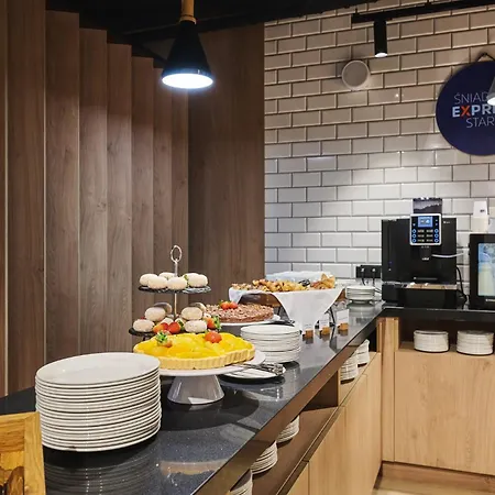 Express By Ihg Готель