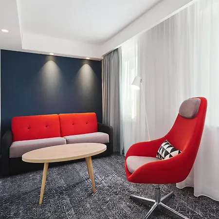 Express By Ihg Hotel 3*