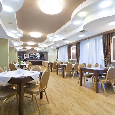 Express By Ihg Hotel