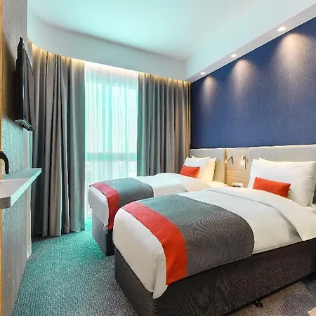 Express By Ihg Hotel