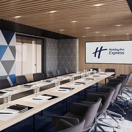 Express By Ihg Otel 3*