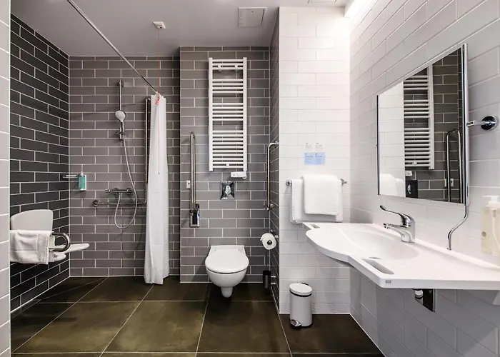 Express By Ihg Hotel 3*