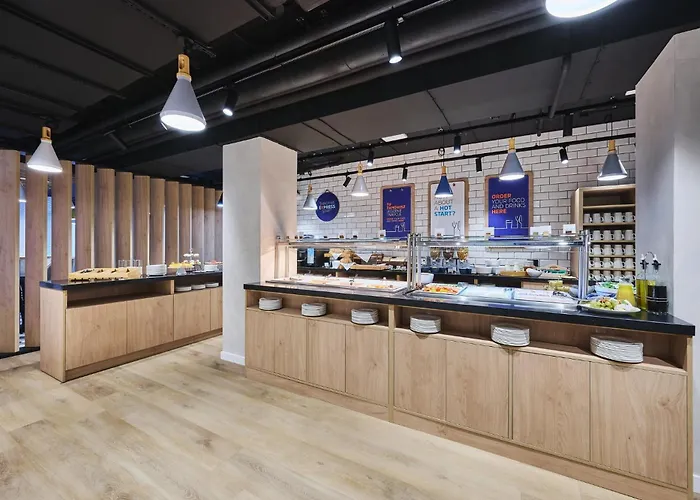 Express By Ihg Готель